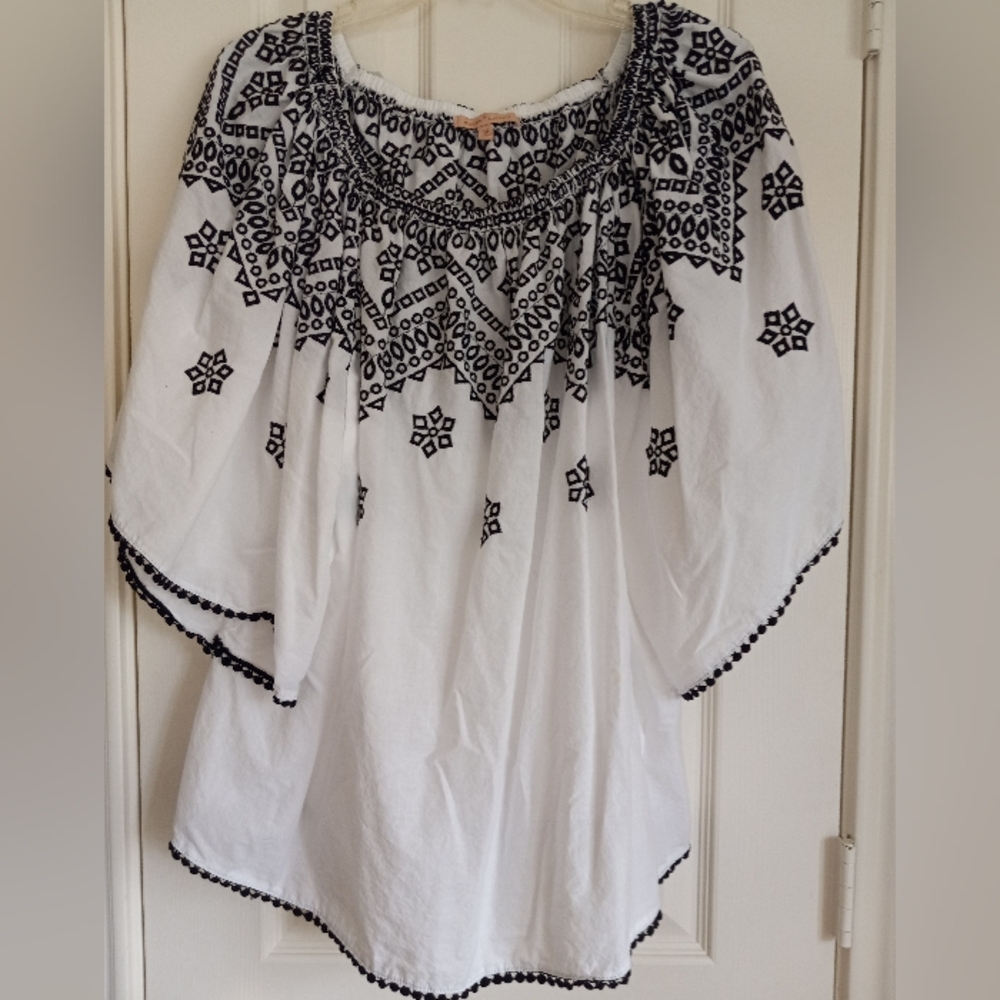 Gibson Latimer Black and White Cotton Top